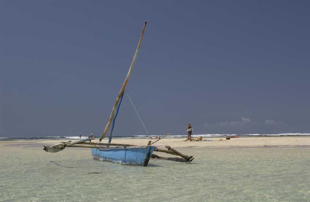 Diani House Hotel Diani Beach Bagian luar foto